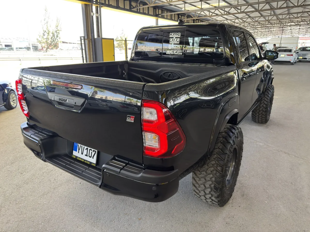 2023 Model Otomatik Toyota Hilux 4. Görseli