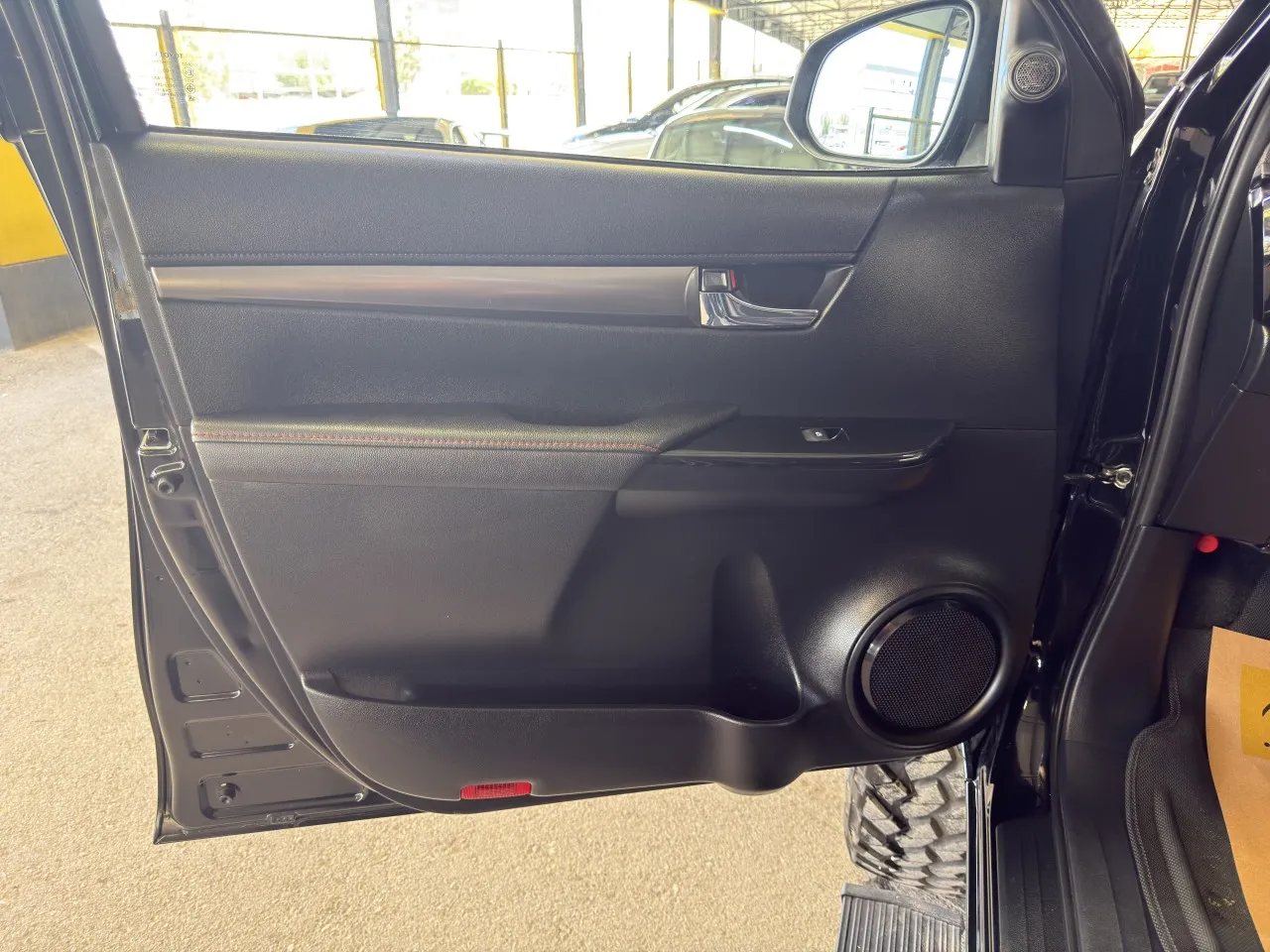 2023 Model Otomatik Toyota Hilux 13. Görseli