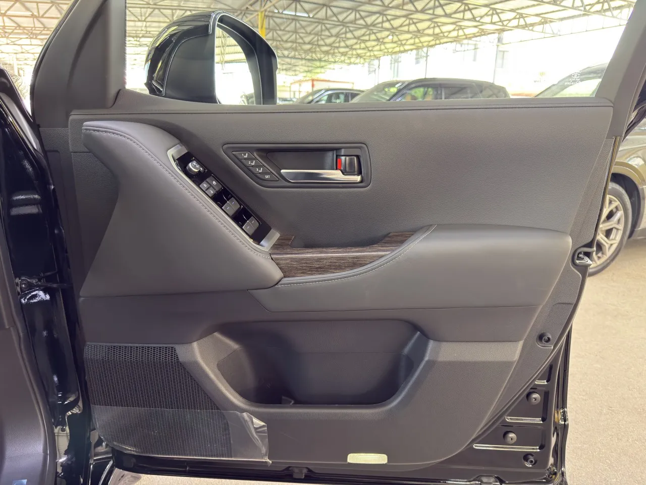 2023 Model Otomatik Toyota Land Cruiser 23. Görseli