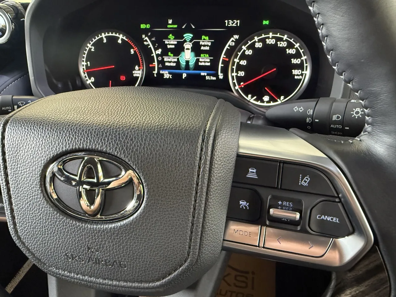 2023 Model Otomatik Toyota Land Cruiser 28. Görseli