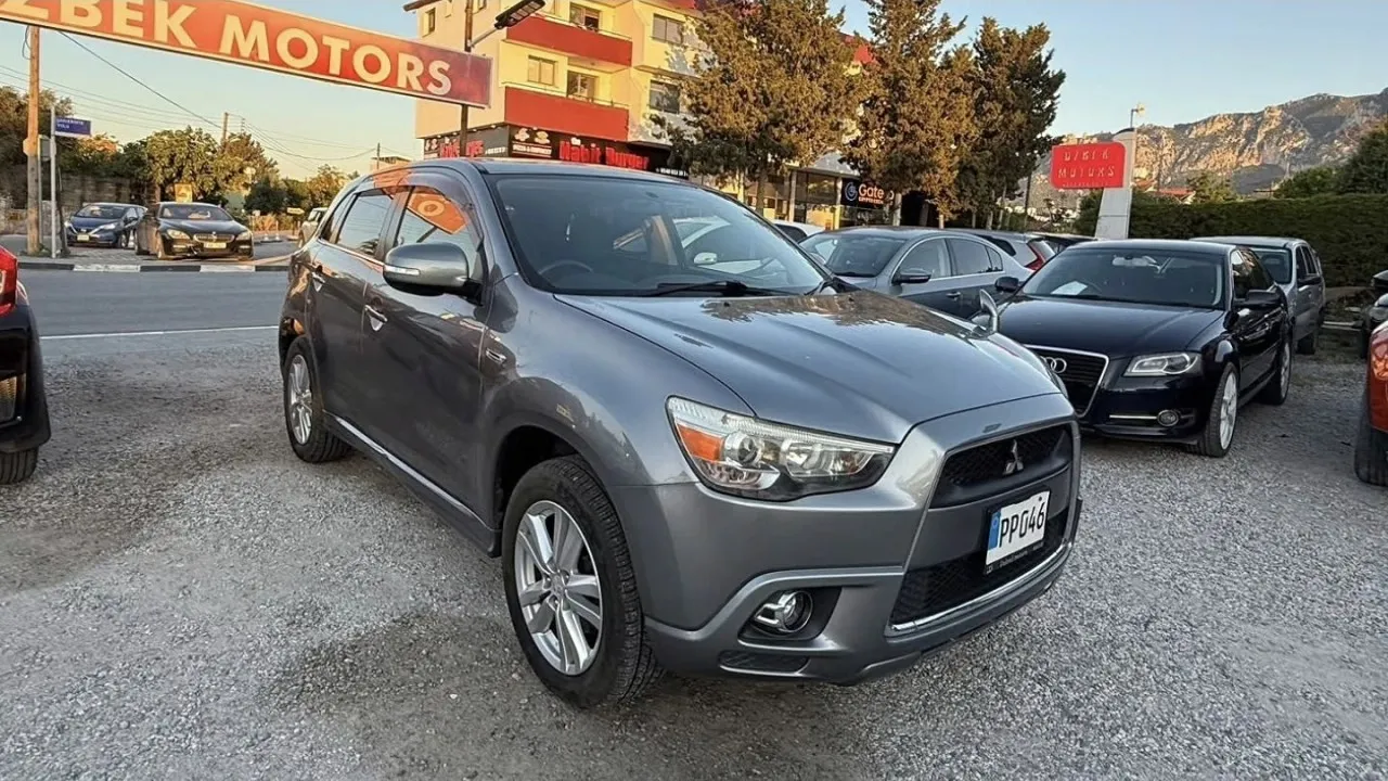 2013 Model Otomatik Mitsubishi RVR