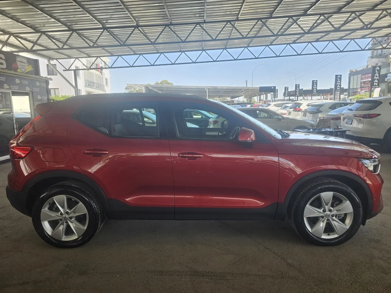 2023 Model Otomatik Volvo XC40