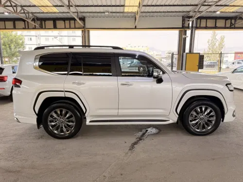 2023 Toyota Land Cruiser - Önizleme 3