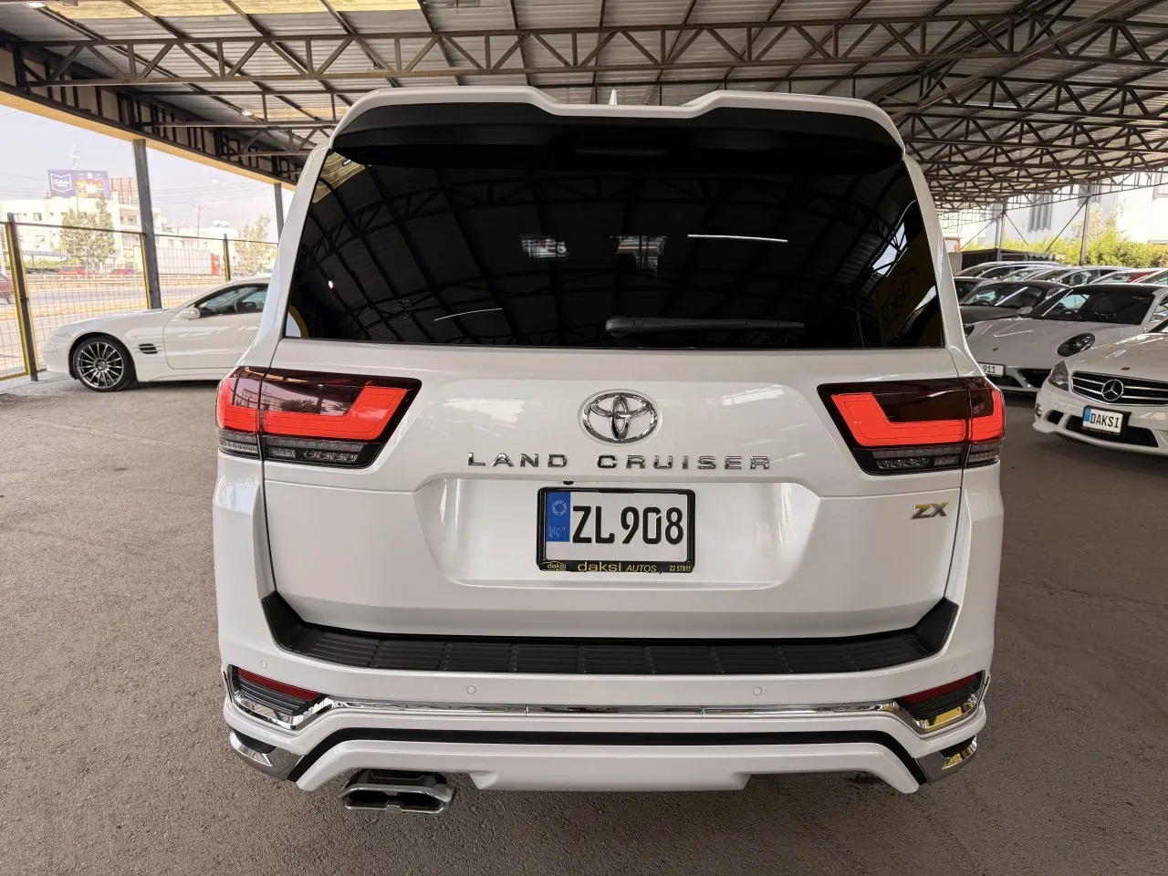 2023 Model Otomatik Toyota Land Cruiser 5. Görseli