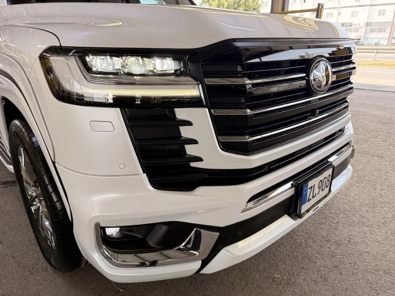 2023 Model Otomatik Toyota Land Cruiser 9. Görseli