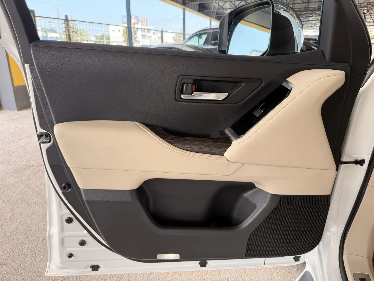 2023 Model Otomatik Toyota Land Cruiser 13. Görseli