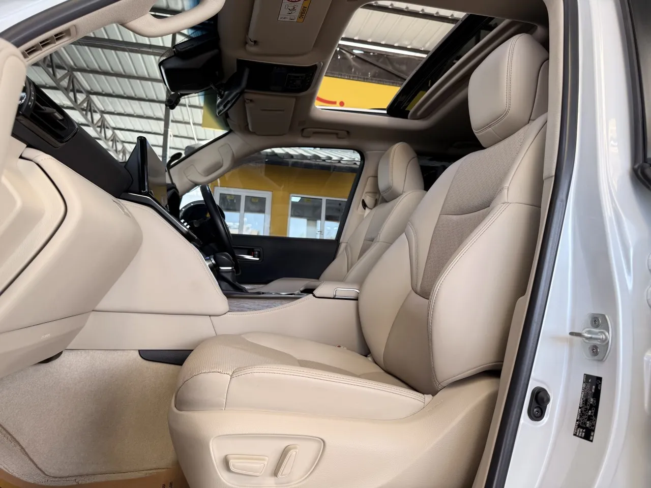 2023 Model Otomatik Toyota Land Cruiser 15. Görseli