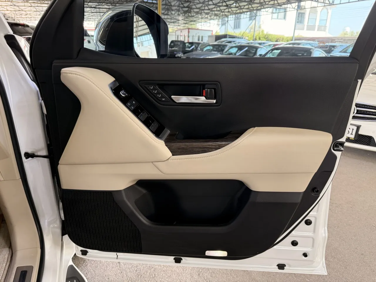 2023 Model Otomatik Toyota Land Cruiser 19. Görseli