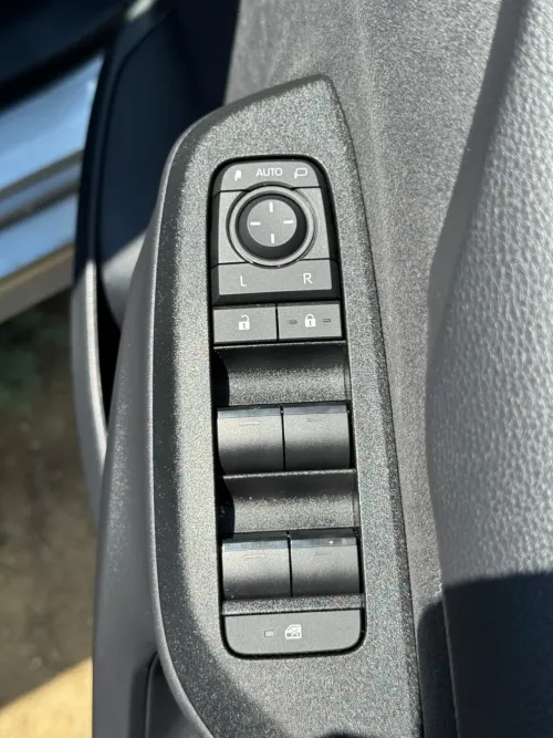 2025 Toyota Yaris Hybrid - Önizleme 12