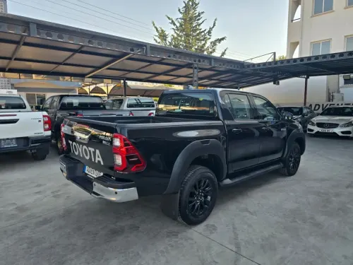 2025 Toyota Hilux - Önizleme 6