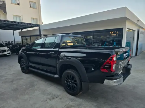 2025 Toyota Hilux - Önizleme 8