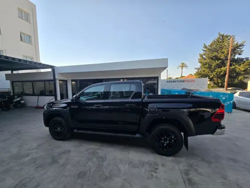 2025 Toyota Hilux - Önizleme 9