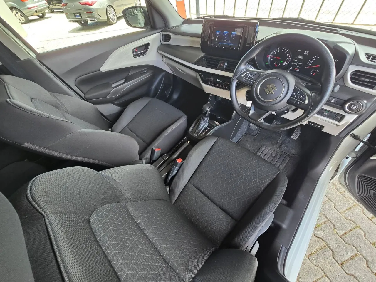 2024 Model Otomatik Suzuki Swift 3. Görseli