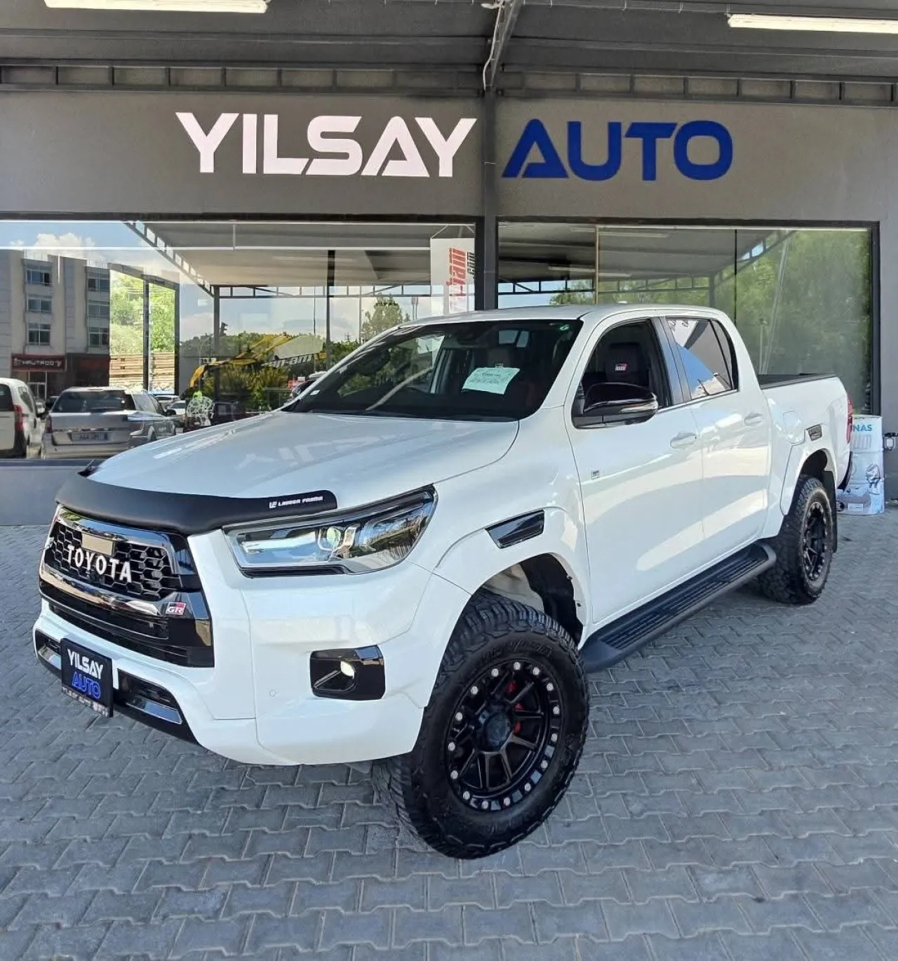 2023 Model Otomatik Toyota Hilux 3. Görseli