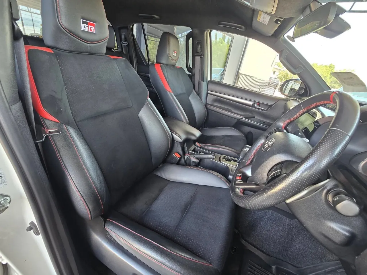2023 Model Otomatik Toyota Hilux 10. Görseli