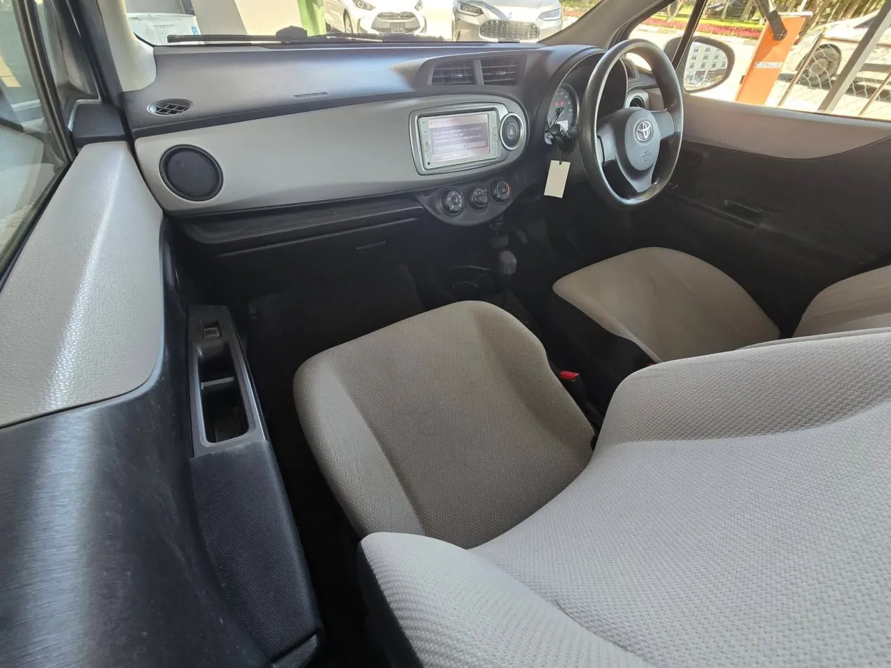 2013 Model Otomatik Toyota Vitz 5. Görseli