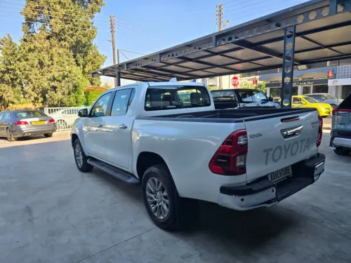 2025 Toyota Hilux - Önizleme 5