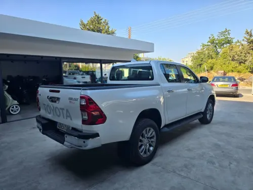 2025 Toyota Hilux - Önizleme 7
