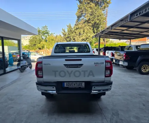 2025 Toyota Hilux - Önizleme 8
