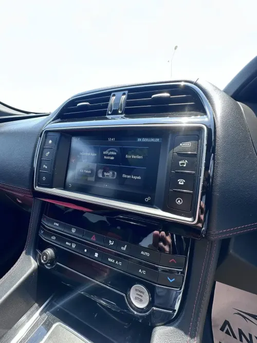 2017 Jaguar F-Pace - Önizleme 6