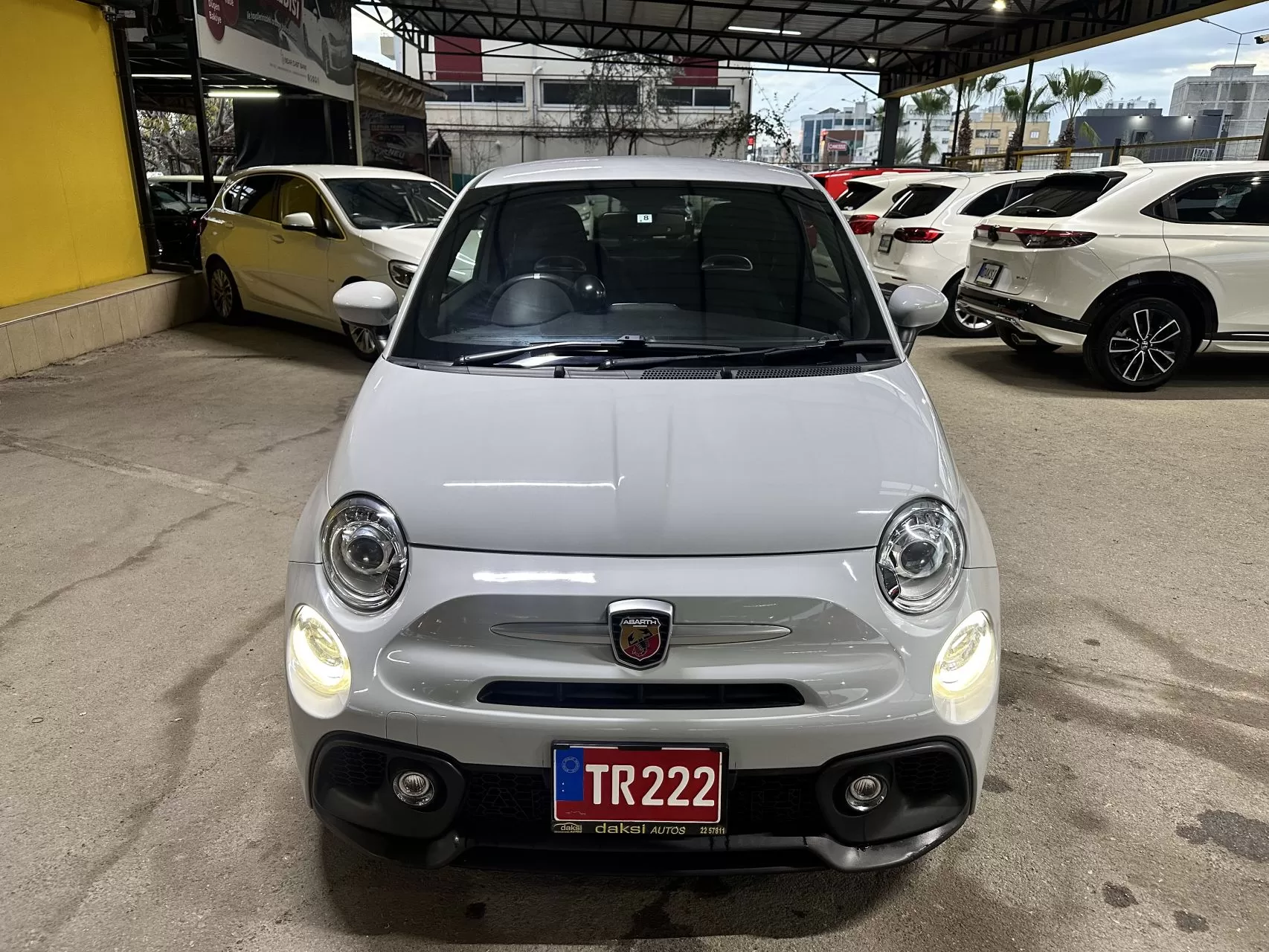 2020 Model Otomatik Fiat 500 Abarth 7. Görseli