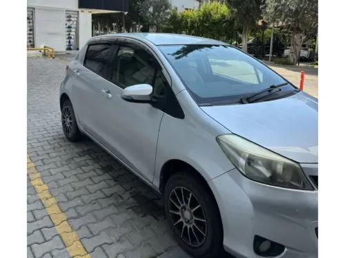 2012 Toyota Vitz - Önizleme 4