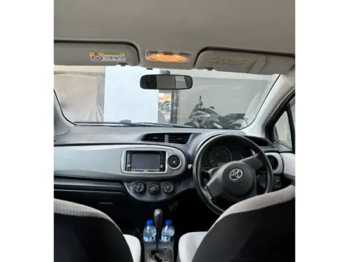 2012 Toyota Vitz - Önizleme 11