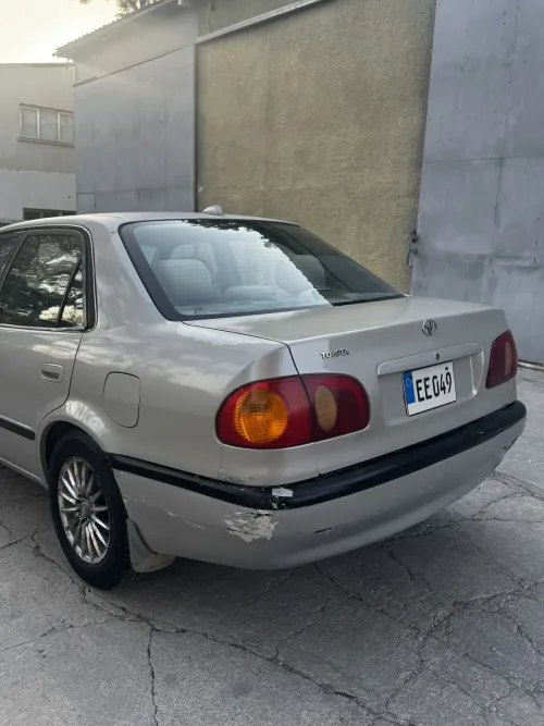 1998 Model Düz Toyota Corolla