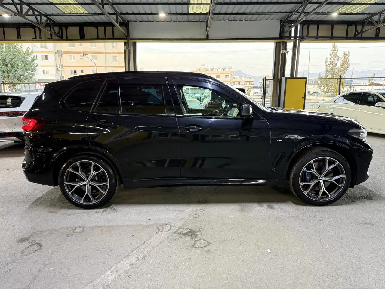 2021 Model Otomatik BMW X5 3. Görseli