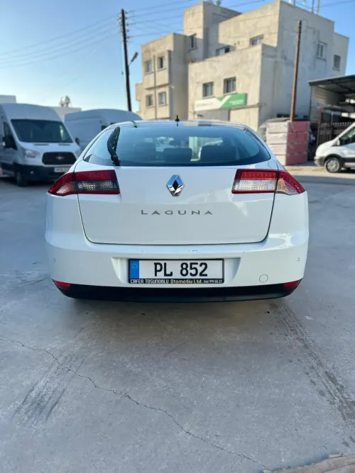 2011 Renault Laguna - Önizleme 4