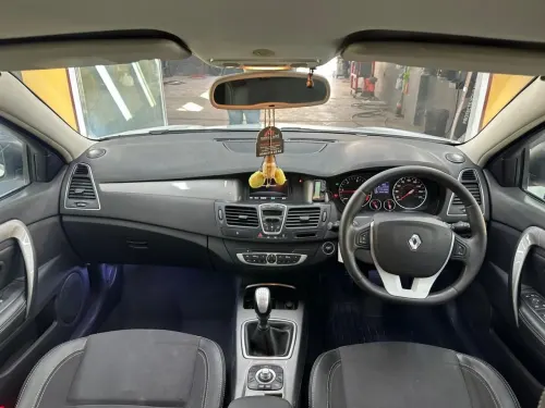 2011 Renault Laguna - Önizleme 5