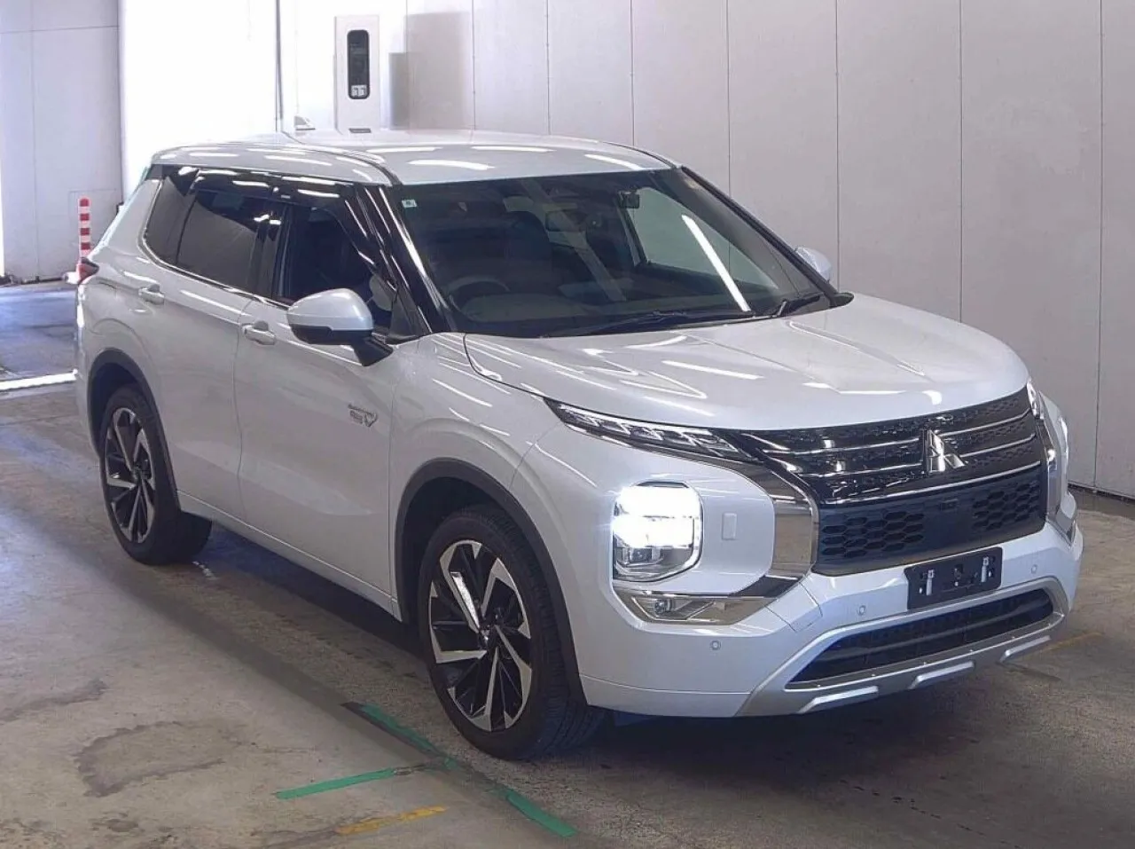 2024 Model Otomatik Mitsubishi Outlander