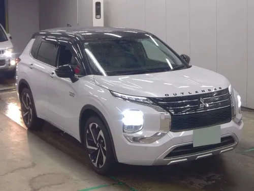 2022 Model Otomatik Mitsubishi Outlander
