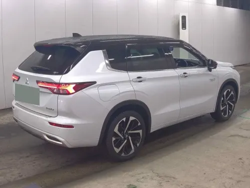 2023 Mitsubishi Outlander Hybrid - Önizleme 5
