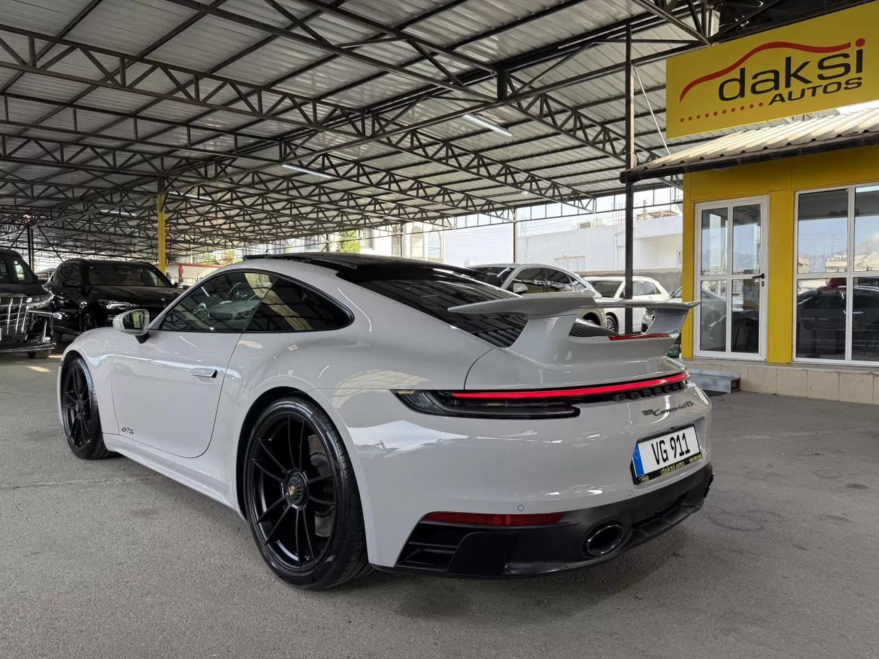 2023 Model Otomatik Porsche 911 6. Görseli