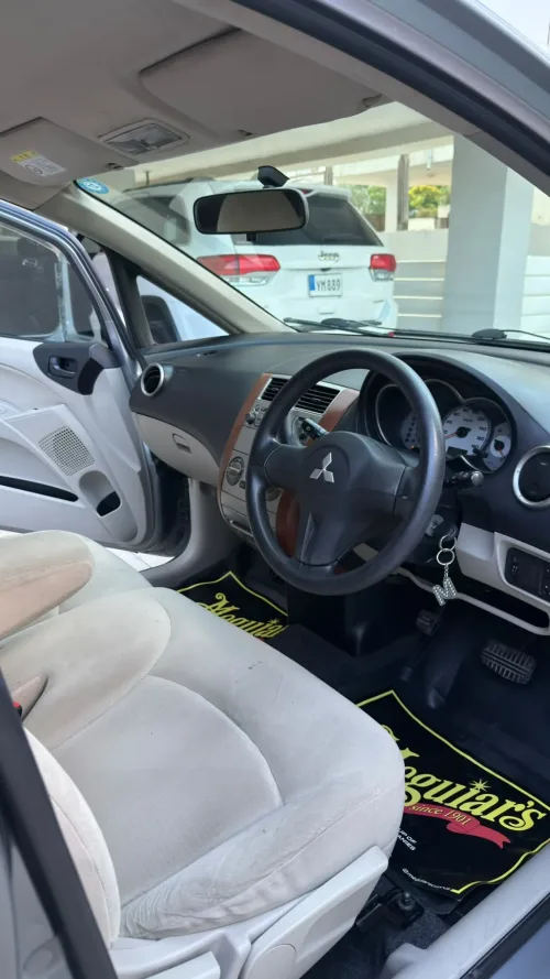 2011 Model Otomatik Mitsubishi Colt