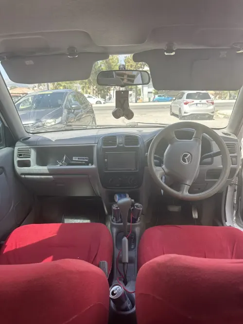 2001 Mazda Demio - Önizleme 4