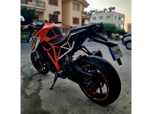 2015 KTM 1290 Super Duke R - Önizleme 3