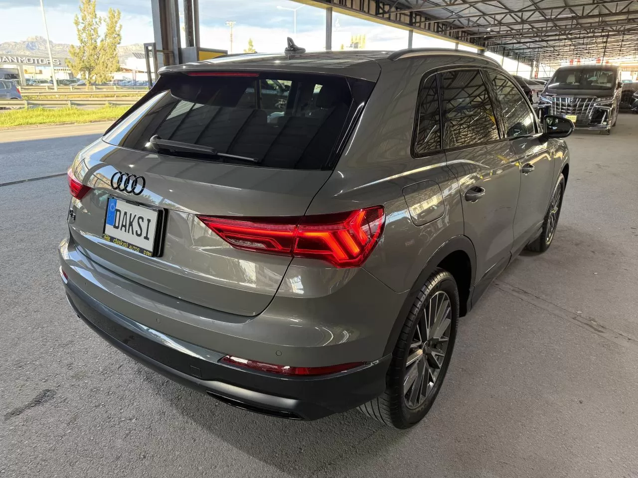 2024 Model Otomatik Audi Q3 4. Görseli