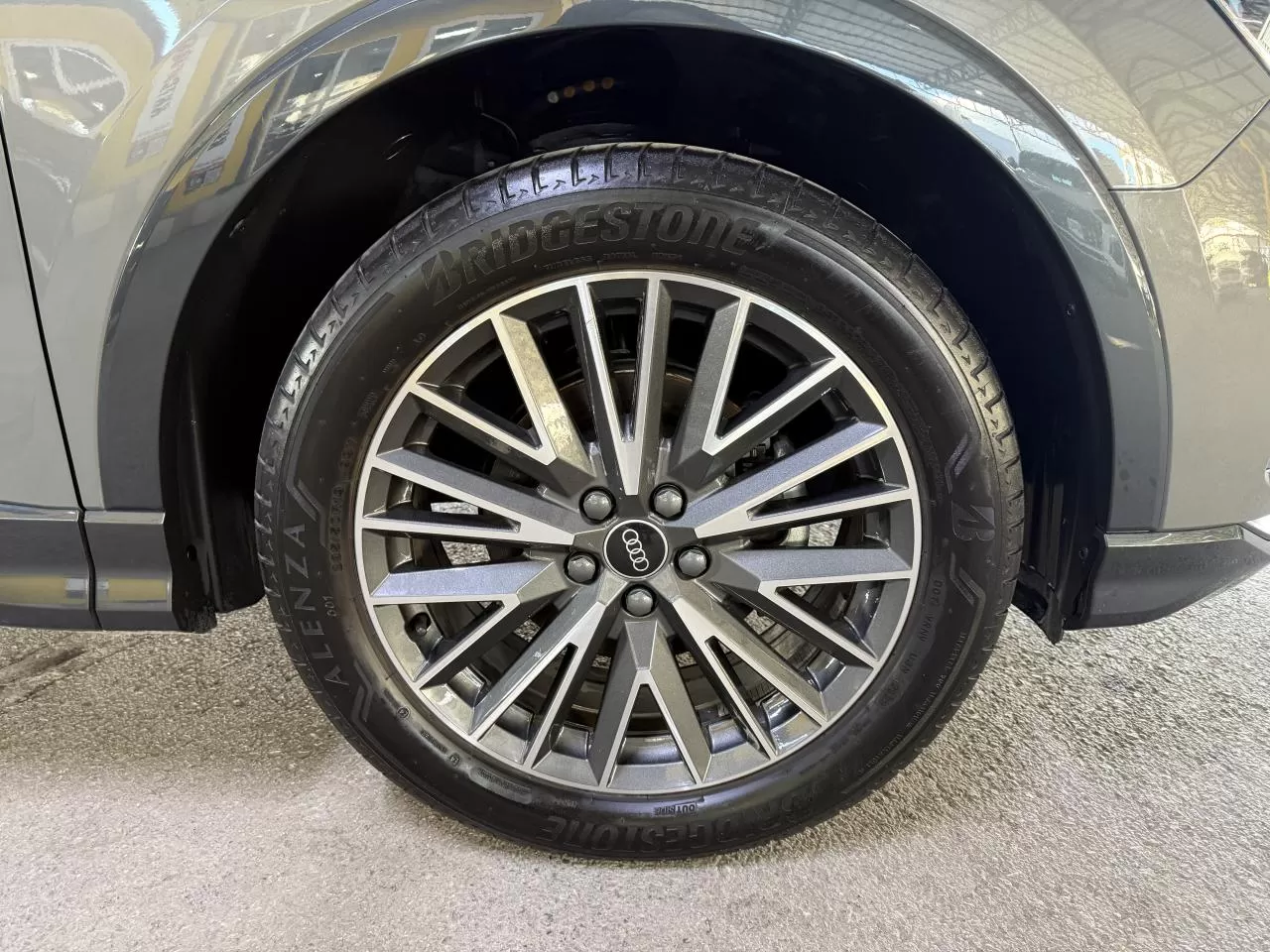 2024 Model Otomatik Audi Q3 9. Görseli