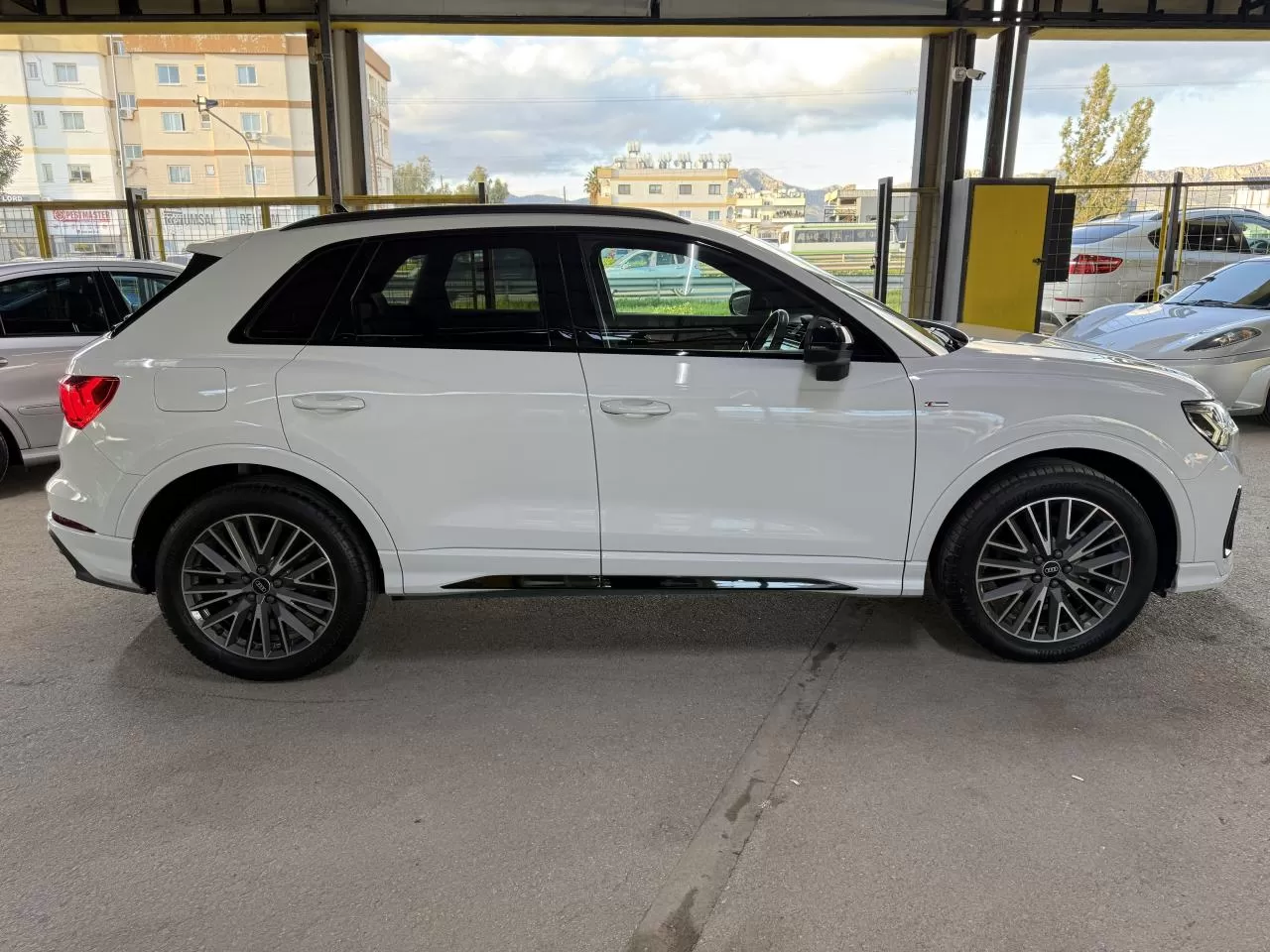 2023 Model Otomatik Audi Q3 3. Görseli