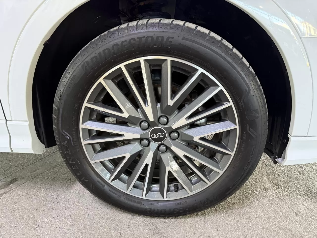 2023 Model Otomatik Audi Q3 9. Görseli