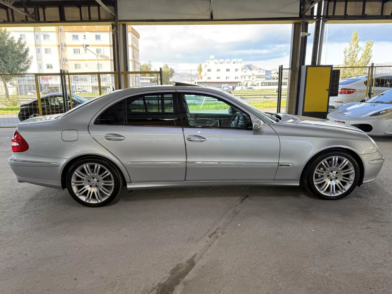 2005 Model Otomatik Mercedes-Benz E Serisi 3. Görseli
