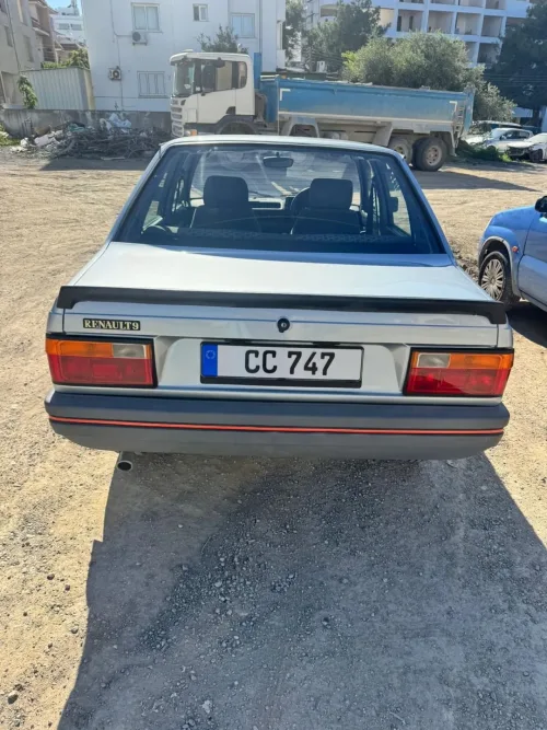 1990 Model Düz Renault R 9
