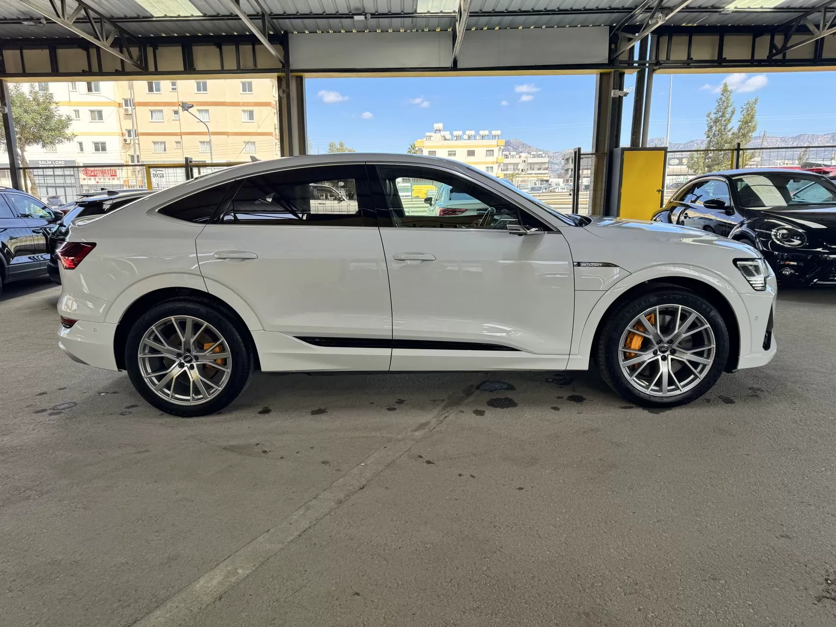 2021 Model Otomatik Audi E-Tron 4. Görseli