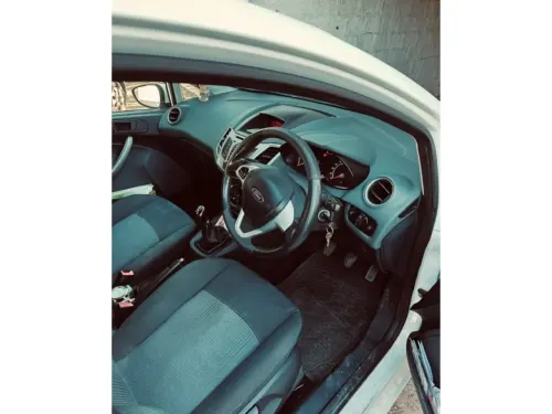 2011 Ford Fiesta - Önizleme 4