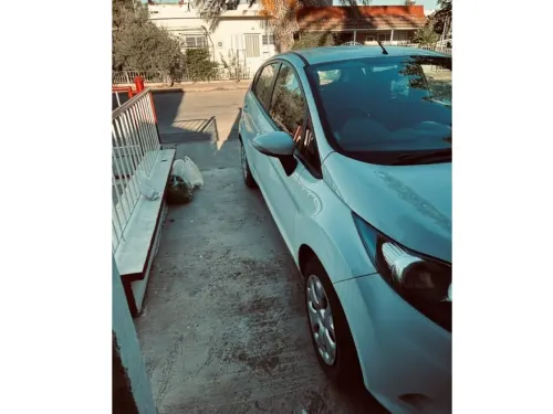 2011 Ford Fiesta - Önizleme 5