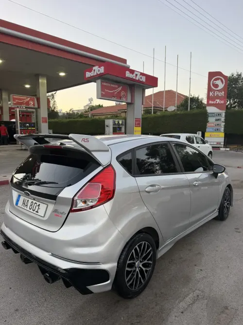 2015 Ford Fiesta - Önizleme 4