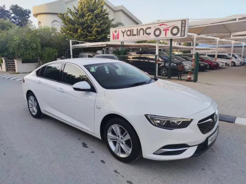 2020 Model Otomatik Vauxhall Insignia