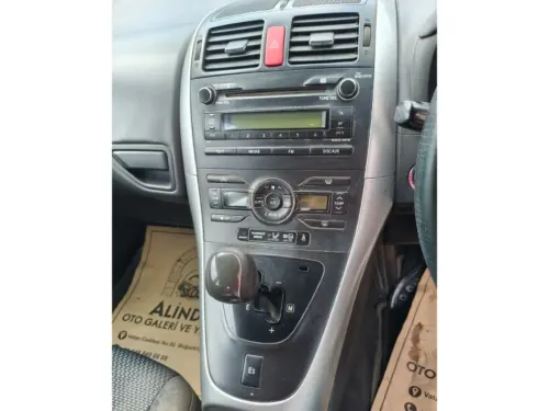 2010 Toyota Auris - Önizleme 7